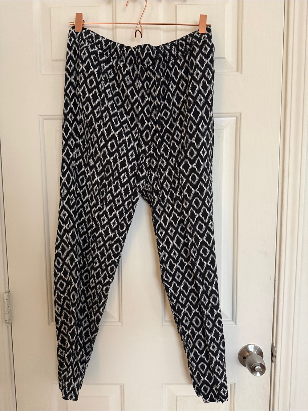 Banana Republic Black and White Abstract Print Top